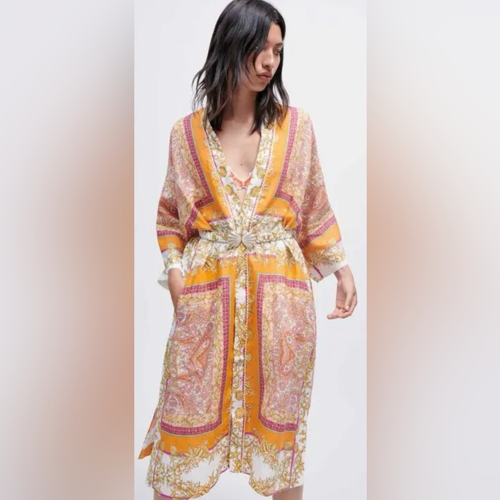 Magaschoni Elegant Yellow and Pink Floral Women's Kimono Robe/Cover up